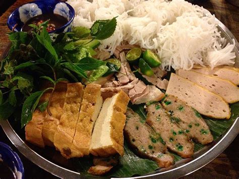 30 món ngon Hà Nội nhất định phải thử khi tới thăm thủ đô.